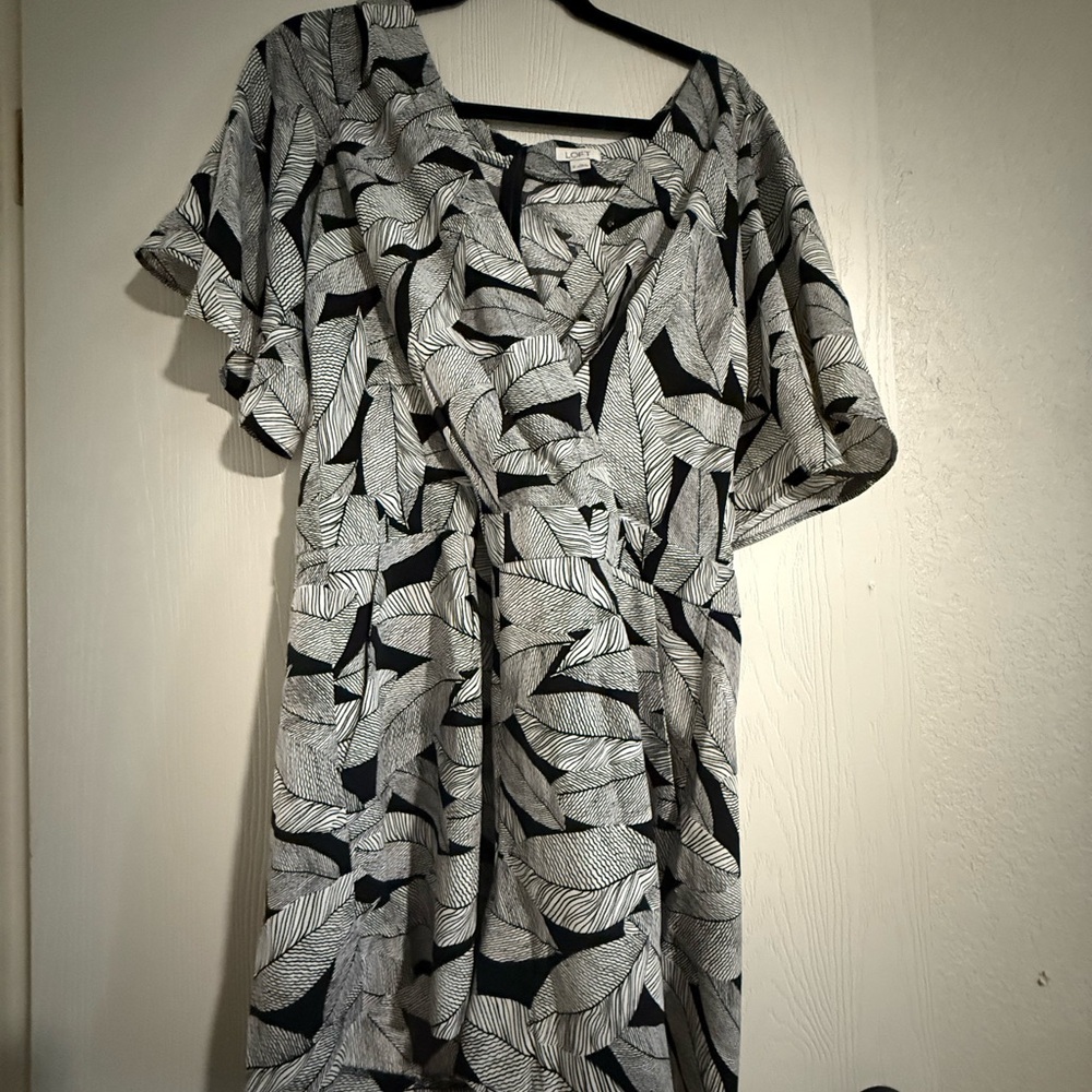 Elegant Black and White Leaf Print Dress